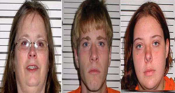 Curtis Bailey từng là quản lý quán cà phê Lincoln ở thành phố Iowa (Mỹ). Năm 2009, Curtis đã bị bạn gái ông là Denise Frei, 45 tuổi, và con trai của Denise, Jacob Hilgendorf, sát hại. Được biết, Denise còn thuê cả một nhân viên của Curtis là Jessica Dayton với số tiền 5.000 USD để tham gia vào vụ án giết người này. Ảnh: The Richest.