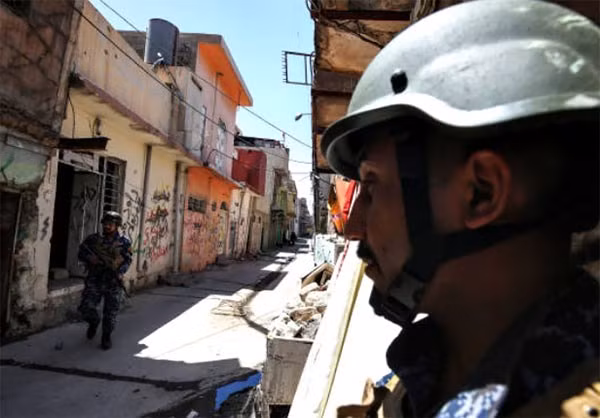 Các quan chức Iraq lo sợ rằng phiến quân IS sẽ sử dụng dân thường làm “lá chắn sống” cho bọn chúng. Ảnh: FNA.