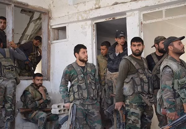 Một nguồn tin quân sự cho biết thêm, quân chính phủ Damascus đã phát hiện và phá hủy hầu hết hệ thống đường hầm dưới lòng đất của nhóm phiến quân. Nhóm khủng bố hiện giờ đối mặt với tình trạng thiếu thốn trang thiết bị quân sự. Ảnh: FNA.