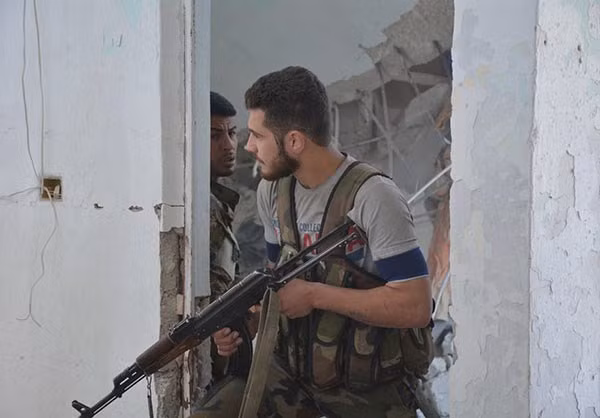 Hãng Fars (Iran) đưa tin ngày 7/5, quân đội Syria đang tiếp tục chiến dịch quân sự ở khu vực phía đông thủ đô Damascus và ngày càng tiến gần đến việc giải phóng hoàn toàn quận chiến lược Al-Qaboun. Ảnh: FNA.