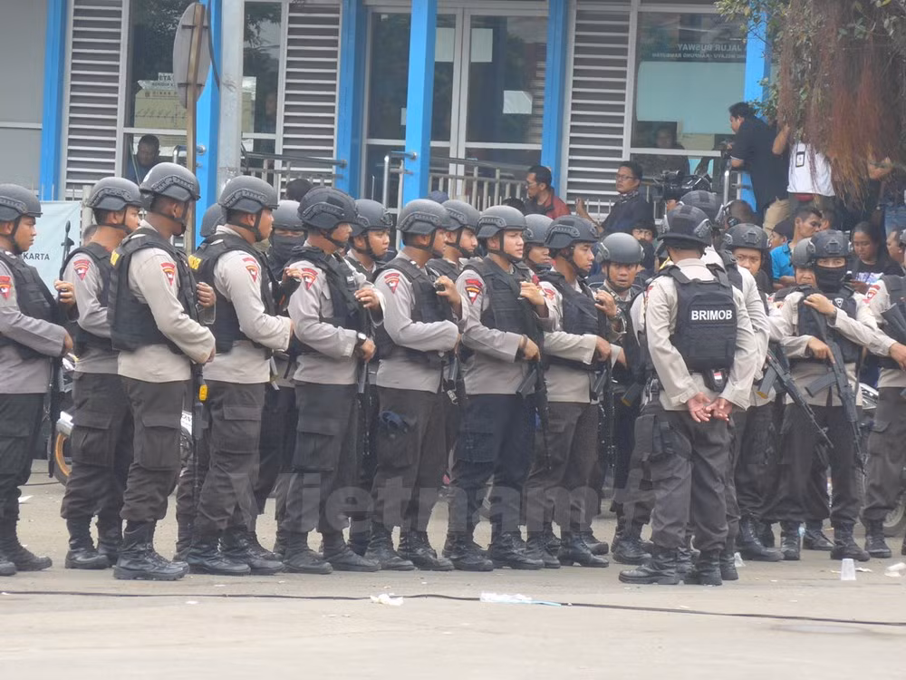 Cảnh sát đặc biệt chống khủng bố được triển khai. (Ảnh: Đỗ Quyên/Vietnam+)