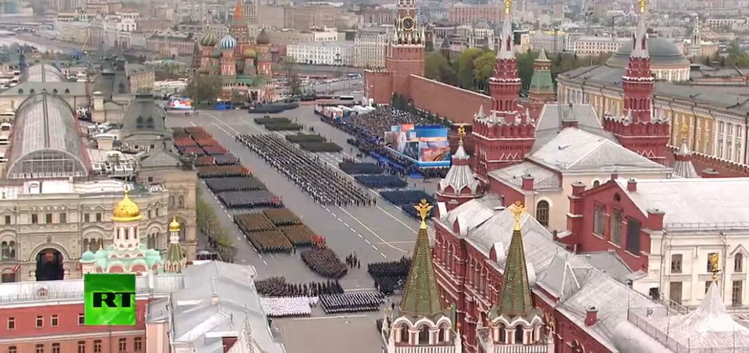 Hôm nay, hơn 10.000 binh sĩ, trên 100 khí tài quân sự đã tham gia vào lễ duyệt binh kỷ niệm 72 năm Ngày Chiến thắng 9/5 tại Quảng trường Đỏ, thủ đô Moscow. Ảnh: RT.