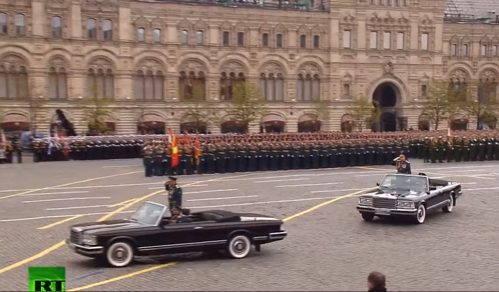 Cũng trong Ngày Chiến thắng 9/5, Bộ trưởng Quốc phòng Nga Sergey Shoigu đã chúc mừng tất cả các cựu chiến binh và binh sĩ quân đội. Ảnh: RT.