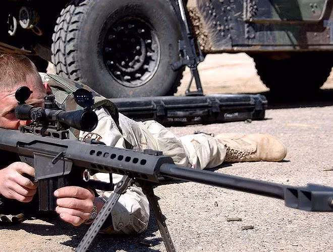 M82 được đưa vào sử dụng trong quân đội Mỹ từ năm 1989, nó còn được biết đến với tên gọi tiêu chuẩn M107.