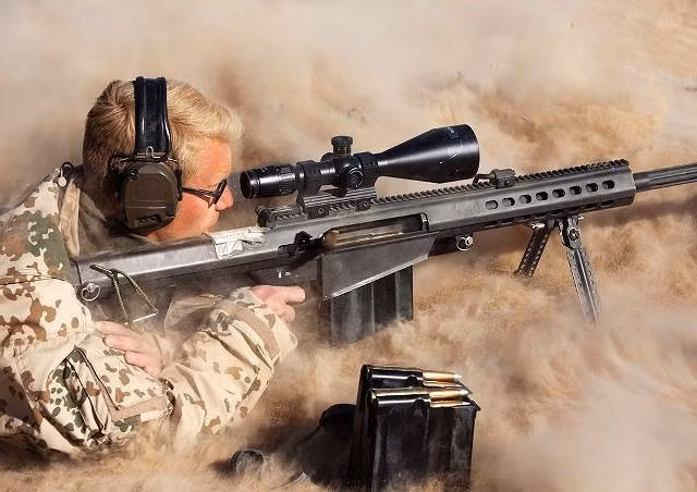 M82 từng tham gia nhiều cuộc xung đột trên thế giới, hiện tại súng được trang bị rộng rãi trong quân đội Mỹ cũng như các lực lượng đặc nhiệm ở các quốc gia khác.