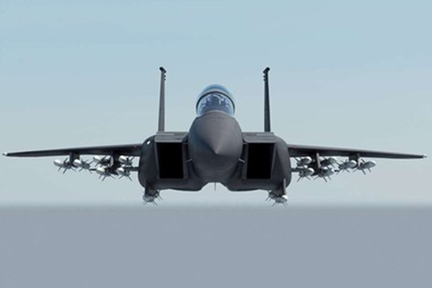 Giới chức quân sự Hoa Kỳ tự tin cho biết, tiêm kích F-15EX Strike Eagle on Steroids là chiến đấu cơ thế hệ 4,5 tốt nhất thế giới, nó vượt trội khi đặt cạnh chiếc Su-35S của Nga.