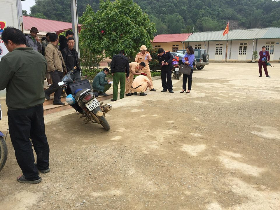 Cơ quan công an khám nghiệm hiện trường.