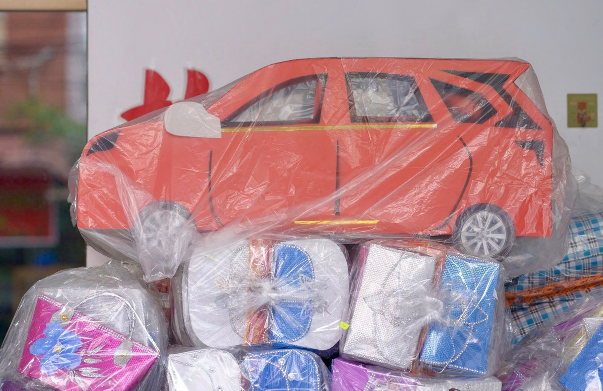 Các sản phẩm vàng mã của xã Song Hồ có tiếng khắp cả nước là bởi hàng năm luôn có mẫu mới và áp dụngcông nghệ cho ra sản phẩm có độ hoàn thiện cao.