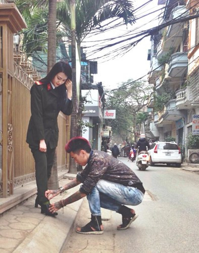 Ngoài ra An Bon cũng được chú ý nhiều hơn khi thời gian gần đây cô nàng có quen biết và gắn bó với "người bún" Giang Popper. Dù cả hai chưa từng chính thức công khai tình cảm của mình nhưng thông qua những hình ảnh, khoảnh khắc ngọt ngào trên trang cá nhân, dân mạng đã chắc chắn về mối quan hệ của cặp trai tài gái sắc này.