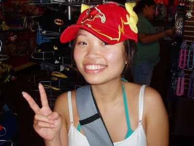 Vụ người gốc Việt bị sát hại ở nước ngoài khác xảy ra hồi năm 2009 cũng từng tạo nên làn sóng phản ứng dữ dội của dư luận Việt Nam và cả Mỹ. Nạn nhân là một nghiên cứu sinh người Mỹ gốc Việt tên Annie Le, 24 tuổi, cư trú tại Placerville, California. Cô đến Đại học Yale để làm nghiên cứu sinh tiến sĩ khoa dược lý.