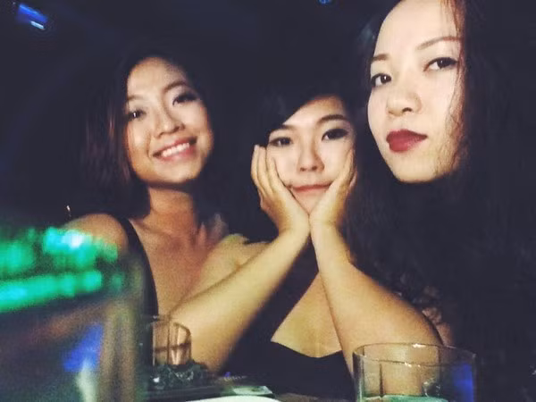 Theo giải thích của một cô gái trong nhóm, để giữ được tình bạn khăng khít như vậy không gì quan trọng hơn chính là sự cảm thông, nhường nhịn lẫn nhau, luôn giải quyết mọi rắc rối theo cách giàu tình cảm và tích cực nhất có thể.