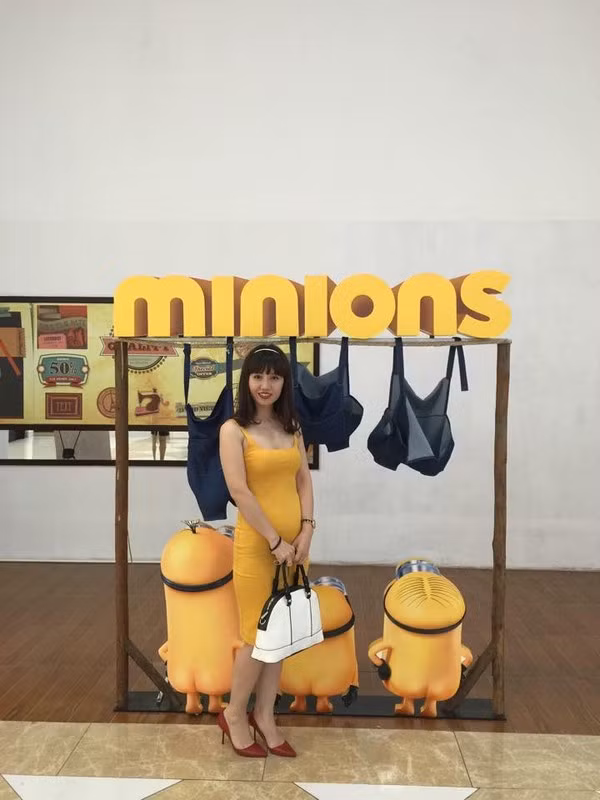 Với Thanh Huyền, mẹ là người rất tuyệt vời. Cô nàng 9X bộc bạch rằng mẹ luôn dành cho mình và cậu em trai sinh đôi những điều tốt đẹp nhất, chịu nhiều vất vả để nuôi con ăn, học chỉ mong con được thành đạt sau này.