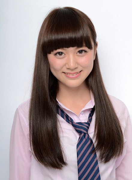 Nhật Bản là quốc gia từng có rất nhiều cuộc tranh cãi xung quanh những danh hiệu Hoa khôi, Hoa hậu, Người đẹp khi người đăng quang thường có có khuôn mặt kém sắc, không đạt chuẩn và khiến dư luận không phục. Hoa hậu Trái đất Nhật Bản 2015 – Ayano là một ví dụ khi cô bị nhận xét là một “thảm họa” bởi khuôn mặt, hàm răng quá nhiều nét xấu xí của mình.