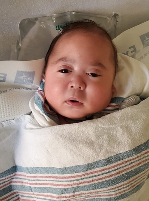 Con trai moi sinh cua Quach Thanh Danh bi benh tim, phai mo o My