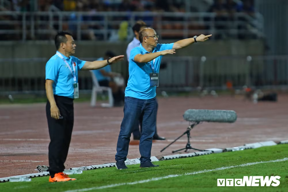 VFF bac tin don giao nhiem vu 'bat kha thi' cho HLV Park Hang Seo