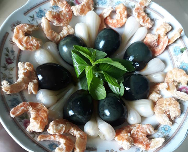 Trung vit rot gia, nguoi Viet hoc cach u trung 