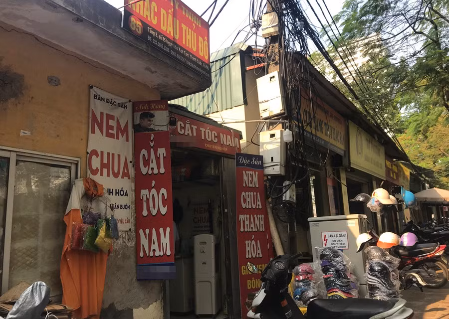 Dự án "Tòa nhà YO" chẳng thấy đâu, ngược lại việc kinh doanh tại khu đất này đang diễn ra rất suôn sẻ.