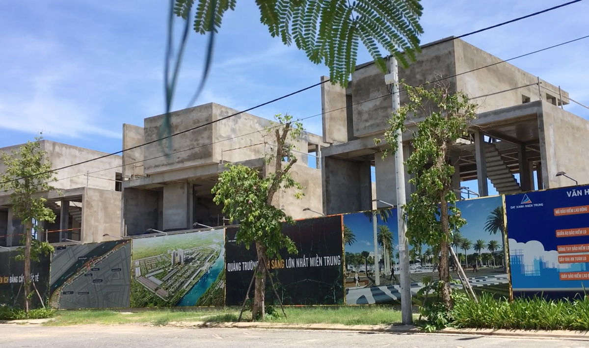 TP Giao UBND quận Ngũ Hành Sơn tổ chức thu hồi 35/36 giấy phép xây dựng nhà ở gia đình do UBND quận này cấp cho Công ty CP Đất xanh miền Trung không bảo đảm đúng quy định của pháp luật.