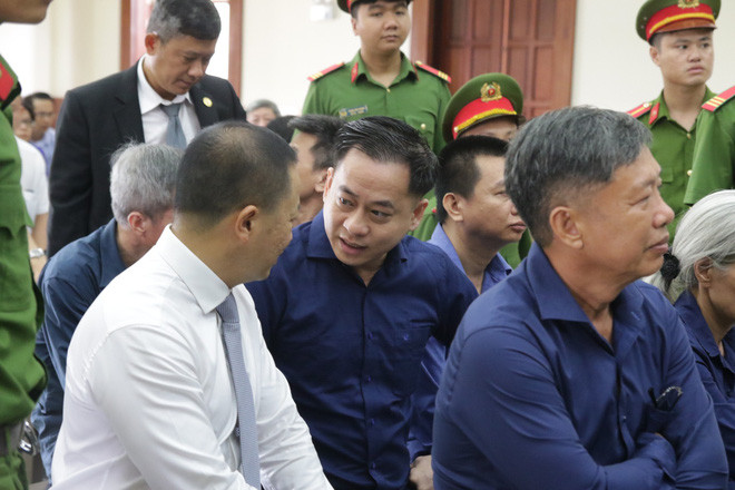 Chi tiết kẻ lừa Vũ 'nhôm' chi 2,2 triệu USD làm quốc tịch Mỹ - Hình 2 Chi tiet ke lua Vu 'nhom' chi 2,2 trieu USD lam quoc tich My-Hinh-2