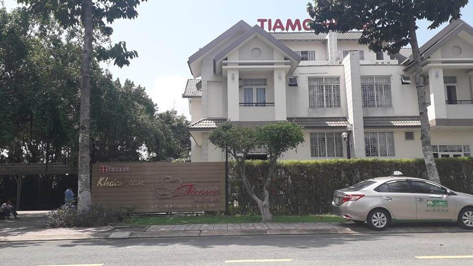 Người nước ngoài chết bất thường trong khách sạn Tiamo Phú Thịnh ở Bình Dương Nguoi nuoc ngoai chet bat thuong trong khach san Tiamo Phu Thinh o Binh Duong