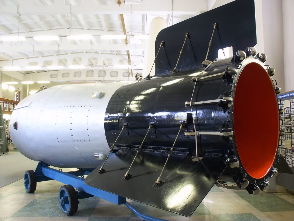 Đương lượng nổ của Tsar Bomba được đánh giá là vào khoảng 57 Megaton (Mt) - gấp 10 lần lượng thuốc nổ được sử dụng trong Chiến tranh thế giới thứ hai, gồm cả Little Boy và Fat Man, những quả bom đã tàn phá Hiroshima và Nagasaki. Nguồn ảnh: Wiki