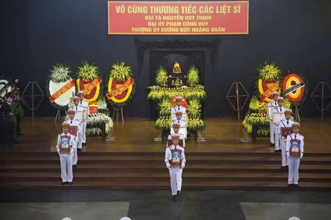 Di ảnh 3 liệt sĩ. (Ảnh: CAND)