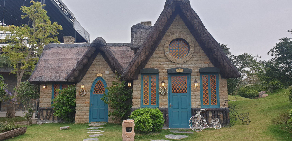 Việc kinh doanh bằng các dịch vụ không phép cũng đang cho thấy tổ hợp Big Sun thu lợi bất chính, có dấu hiệu trốn thuế.