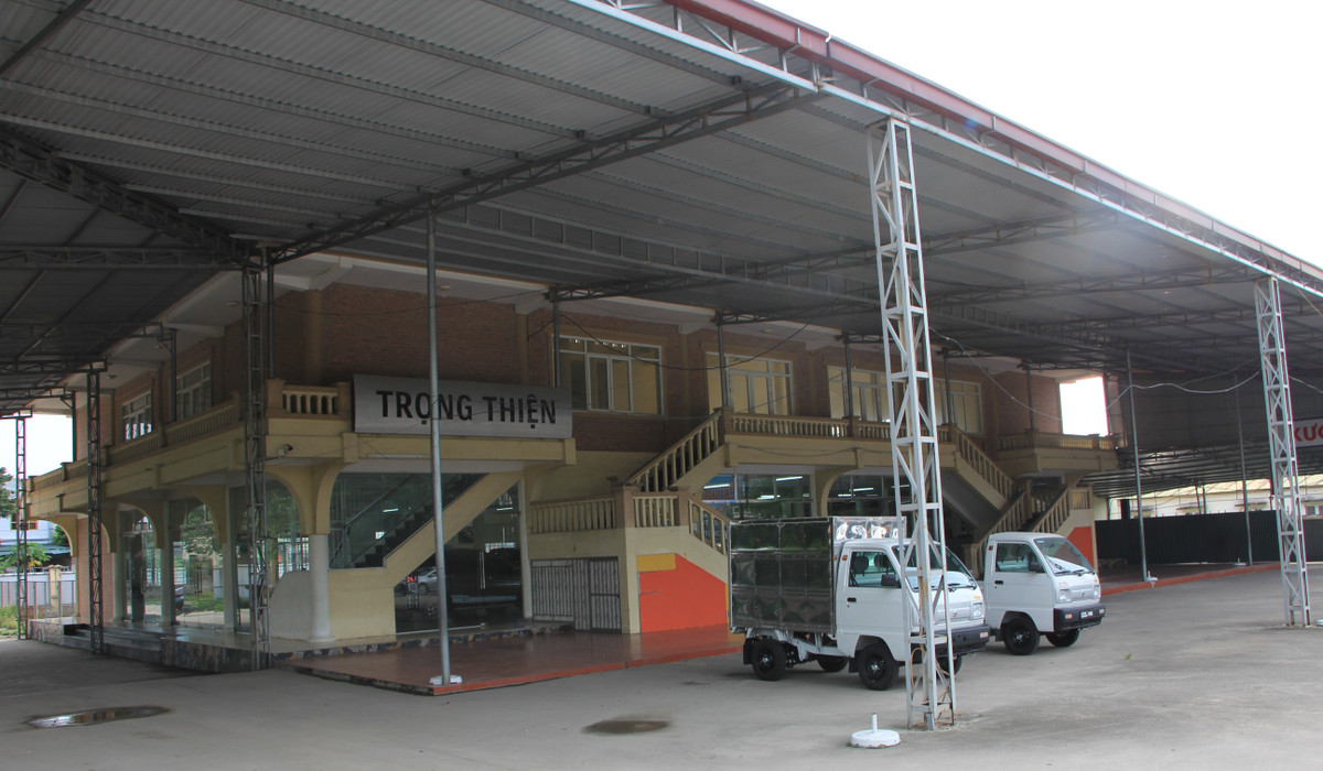 Thậm chí, đất công viên trở thành gara bán và sửa chữa ô tô. Chính những thực trạng trên tại công viên 45 tỷ đồng từ ngân sách nhà nước khiến dư luận đặt vấn đề về năng lực quy hoạch, quản lý, xây dựng dự án của lãnh đạo thành phố Uông Bí. Dự án liệu có đang gây lãng phí và trách nhiệm thuộc về ai?. Báo Tri thức và Cuộc sống sẽ tiếp tục thông tin.