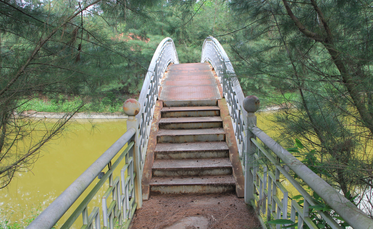 Tìm hiểu của PV Báo Tri thức và Cuộc sống, tại cuộc họp bàn về phương án quản lý Công viên Sinh viên diễn ra ngày 4/8/2018, ông Nguyễn Mạnh Hà, Chủ tịch UBND TP Uông Bí (nay là Giám đốc Sở Văn hóa Thể thao tỉnh Quản Ninh) đã khẳng định việc tiếp tục đầu tư, thay đổi phương án quản lý tại công viên Sinh viên mặc cho dự án đang có dấu hiệu "chết yểu". Cuộc họp này cũng có sự tham gia của ông Phạm Tuấn Đạt, Phó Chủ tịch UBND TP Uông Bí (nay là Chủ tịch thành phố Uông Bí).