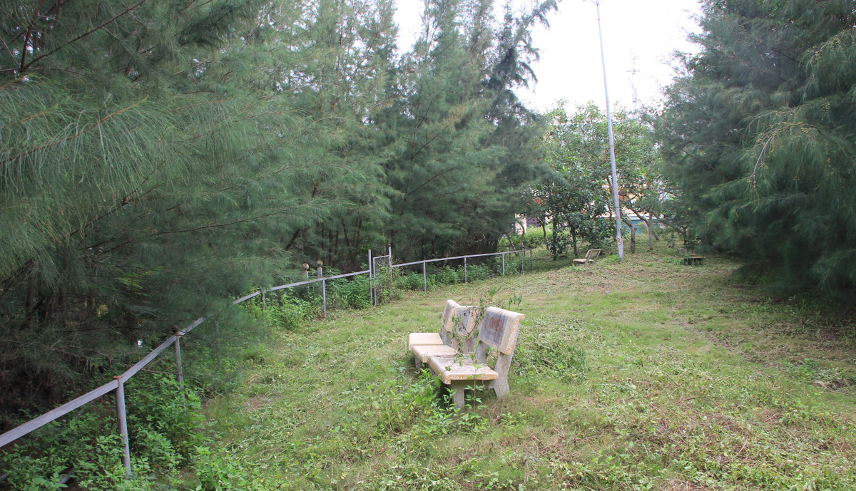 Công viên sinh viên giờ được người dân địa phương gọi là "công viên ma" khi không có nổi một người ra vào.