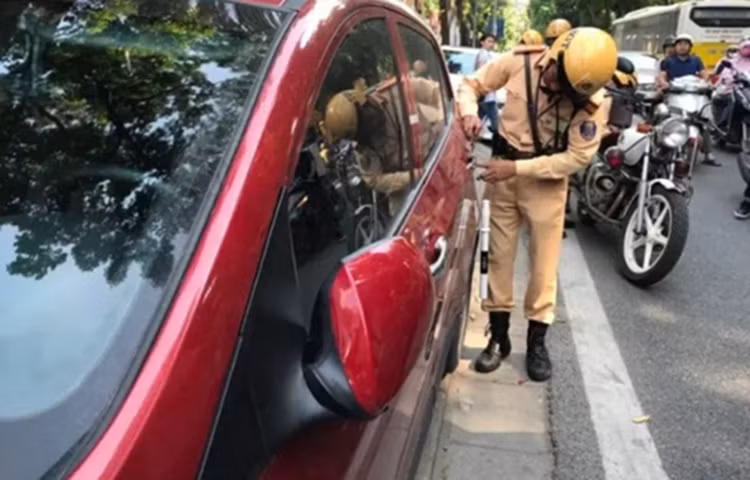 Luu y 14 vi tri cam dung do oto du khong co bien cam-Hinh-3