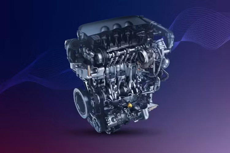 Ngoài ra, không gian nội thất được gia tăng sự tiện nghi với cửa gió hàng ghế sau, tựa tay và tựa đầu ghế giữa, cốp sau đóng/mở điện và 4 cổng USB (3 cổng type C và 1 cổng type A cho khách hàng lựa chọn