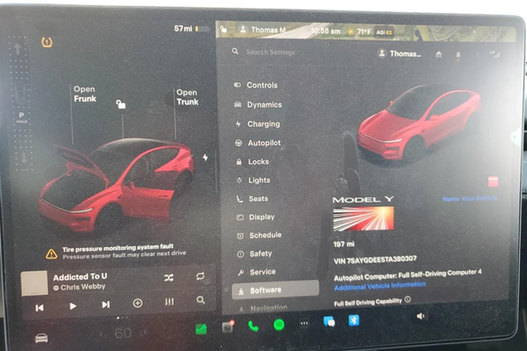 Tesla Model Y Juniper Launch Series sở hữu cấu hình Long Range AWD với 2 động cơ điện, khả năng tăng tốc từ 0-100 km/h trong 4,3 giây và đạt tốc độ tối đa 201 km/h.