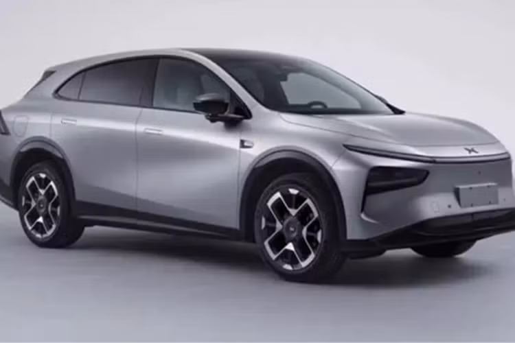 Xpeng G7 chạy điện đã chính thức được tiết lộ hình ảnh chính thức vào ngày 9/1 năm nay. Sau đó, thông số kỹ thuật cốt lõi của chiếc xe này đã được Bộ Công nghiệp và Công nghệ thông tin Trung Quốc (MIIT) tiết lộ. Bây giờ, cơ quan quản lý Trung Quốc đã tiết lộ thông số kỹ thuật về pin và phạm vi hoạt động của chiếc SUV sắp ra mắt của Xpeng .