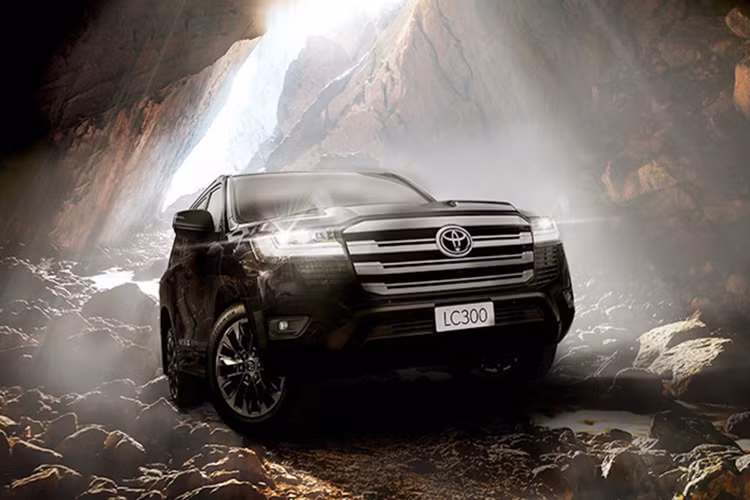 Toyota cho biết, dù không tăng công suất, động cơ diesel đã được tinh chỉnh để đáp ứng tiêu chuẩn khí thải mới nhất tại Nhật Bản.