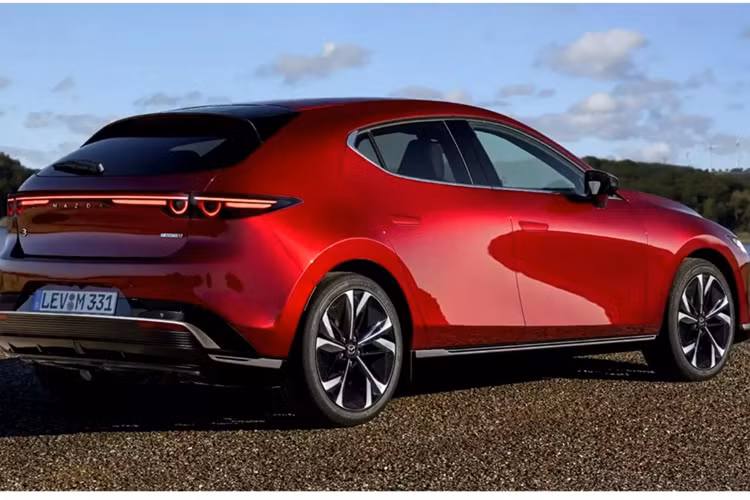 Khoang cabin của Mazda3 2026 mới cũng được cải tiến đáng kể với nhiều trang bị tiện ích hiện đại và chất liệu cao cấp hơn.