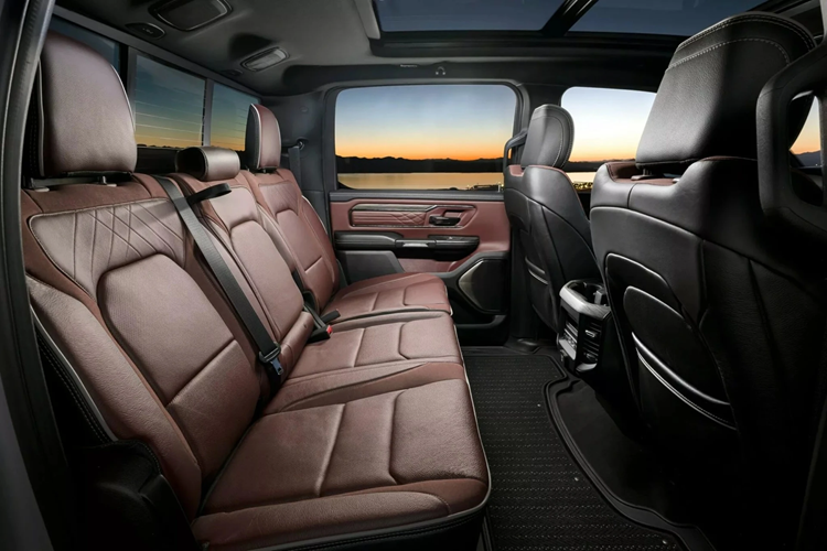 Phạm vi hoạt động tối đa của 1500 Ramcharge theo công bố của hãng là gần 1.110 km, xa hơn nhiều so với các dòng xe thuần điện trên thị trường.