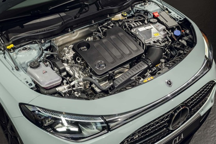 Với hệ dẫn động cầu sau và công suất 272 mã lực, CLA 250+ có khả năng tăng tốc 0-97 km/h trong 6,6 giây, tốc độ tối đa 209 km/h.