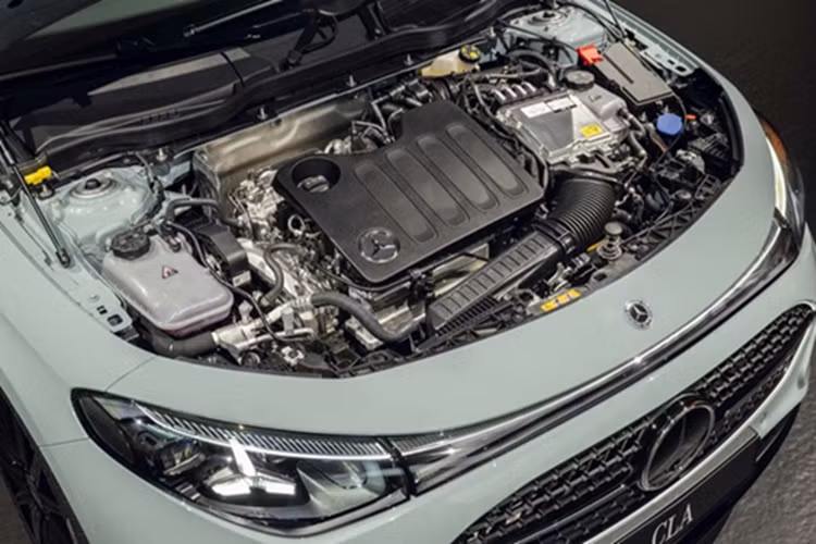 Với hệ dẫn động cầu sau và công suất 272 mã lực, CLA 250+ có khả năng tăng tốc 0-97 km/h trong 6,6 giây, tốc độ tối đa 209 km/h.