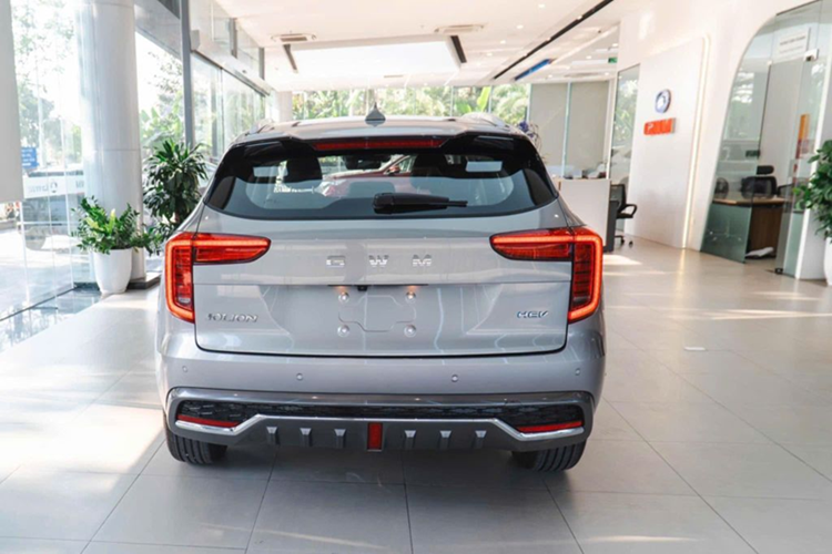 Tại thị trường Việt Nam, khách hàng mua Haval Jolion sẽ được bảo hành 5 năm hoặc 150.000 km cho xe và 8 năm hoặc 150.000 km cho pin.