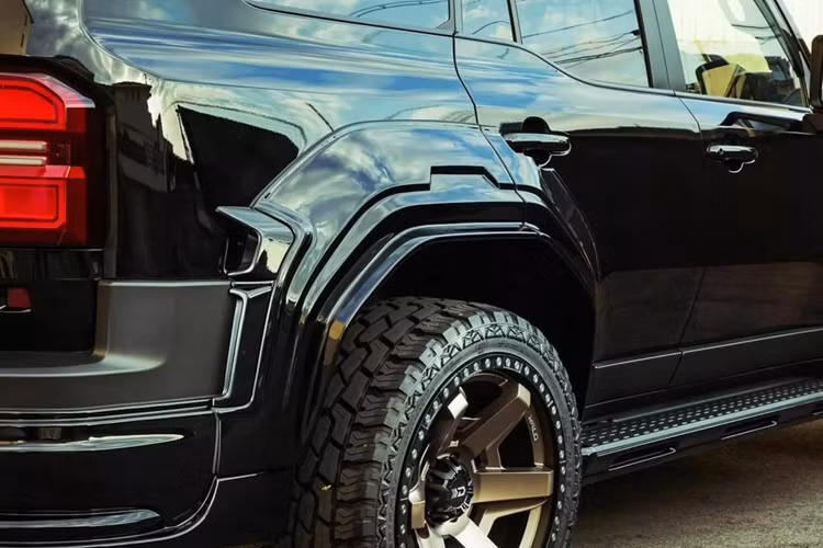 Wald chưa công bố chi tiết giá cả cho bộ Desert Edition Black Bison dành cho Land Cruiser Prado, cũng như chưa đề cập đến khả năng phân phối ngoài Nhật Bản.