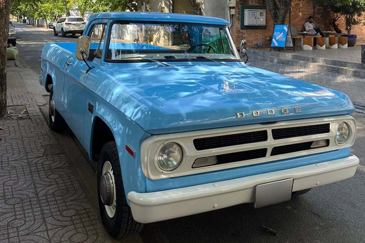 Tại Israel tại một nhà máy mới đặt tại Nazareth-Illit, sử dụng động cơ xăng bốn xi-lanh thẳng hàng và sáu xi-lanh thẳng hàng kết hợp với hộp số sàn. Nhà máy này cũng sản xuất xe SUV Jeep Wagoneer cho quân đội Israel và xe Ford Escort và Ford Transit của Anh cho thị trường dân sự. Xe bán tải dòng D được sản xuất cho cả thị trường dân sự và quân đội Israel.