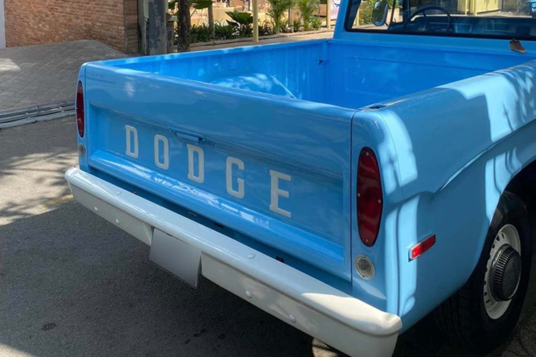 Gói trang trí Adventurer mới thay thế cho Custom Sports Special cũ, về cơ bản, gói này bao gồm ghế trước có đệm với viền vinyl (hoặc băng ghế dài toàn bộ hoặc ghế xô có bệ điều khiển) và thảm, cùng với các đặc điểm khác như viền crôm và đèn chiếu sáng. Thế hệ này tiếp tục được sản xuất tại Nam Phi.