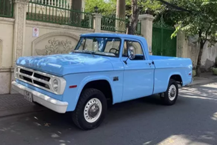 Công suất đầu ra lần lượt là 127 mã lực và 177 mã lực. Đến năm 1970, Adventurer sẽ được mở rộng thành ba gói riêng biệt: Adventurer cơ bản, Adventurer Sport và Adventurer SE hàng đầu.