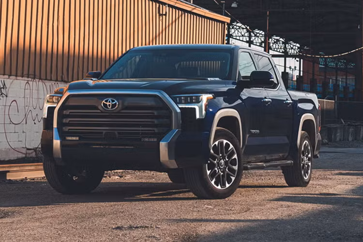  Toyota Tundra: 159.528 xe bán ra Dù không thể cạnh tranh với ba dòng xe bán tải nội địa bán chạy nhất tại Mỹ, mẫu Tundra được tái thiết kế đã có một năm thành công với doanh số tăng 27% so với năm 2023.