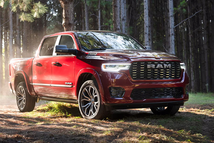  Ram Pickup: 373.120 xe bán ra Doanh số của Ram giảm 16% trong năm 2024. Hy vọng rằng phiên bản 2025, cùng với các mẫu plug-in hybrid và điện hứa hẹn cải thiện tình hình. 