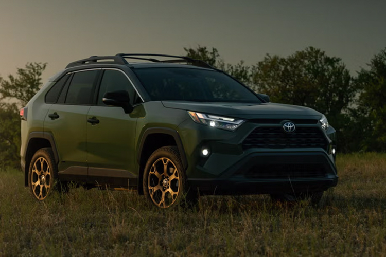  Toyota RAV4: 475.193 xe bán ra RAV4 tiếp tục dẫn đầu danh sách các mẫu xe bán chạy không phải xe tải, với doanh số tăng 9% so với năm 2023, mặc dù thế hệ hiện tại đang lạc hậu.
