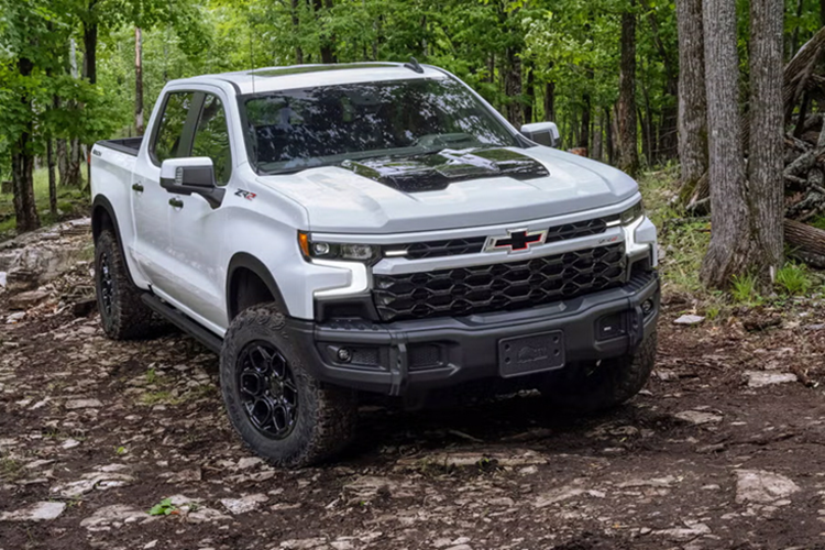  Chevrolet Silverado: 542.517 xe bán ra Doanh số của Silverado phiên bản nhẹ tăng trong năm 2024, trong khi các phiên bản nặng giảm.