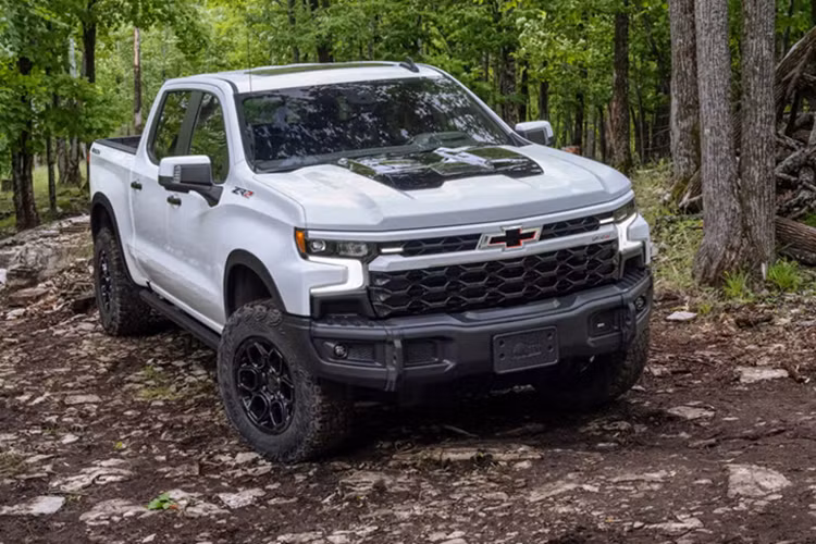  Chevrolet Silverado: 542.517 xe bán ra Doanh số của Silverado phiên bản nhẹ tăng trong năm 2024, trong khi các phiên bản nặng giảm.