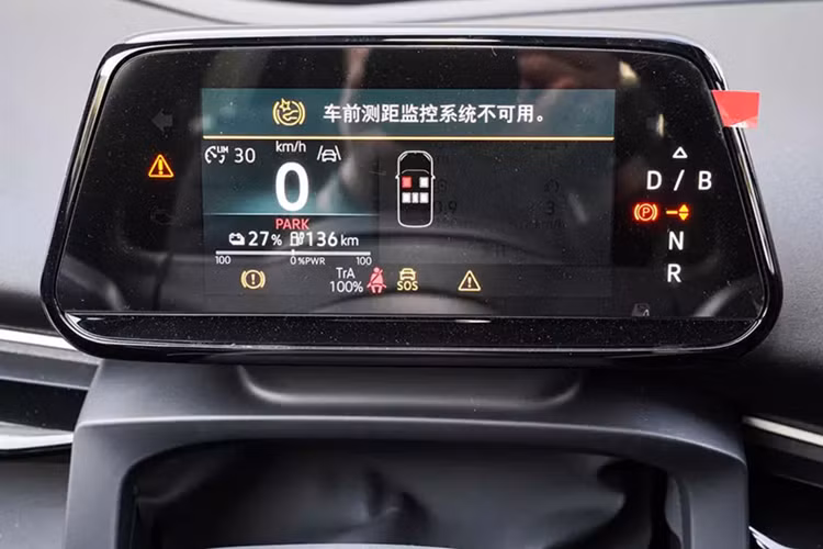 Phiên bản dẫn động cầu sau dùng mô-tơ điện mạnh 170 kW (khoảng 231 mã lực) và mô-men xoắn cực đại 310 Nm. Phiên bản dẫn động 4 bánh có thêm mô-tơ điện nằm trên cầu trước mạnh 80 kW (108 mã lực) và 162 Nm. Xe có tổng công suất 250 kW (340 mã lực) và mô-men xoắn cực đại 472 Nm.